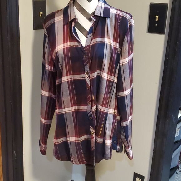 Shirt - Picture 1 of 5